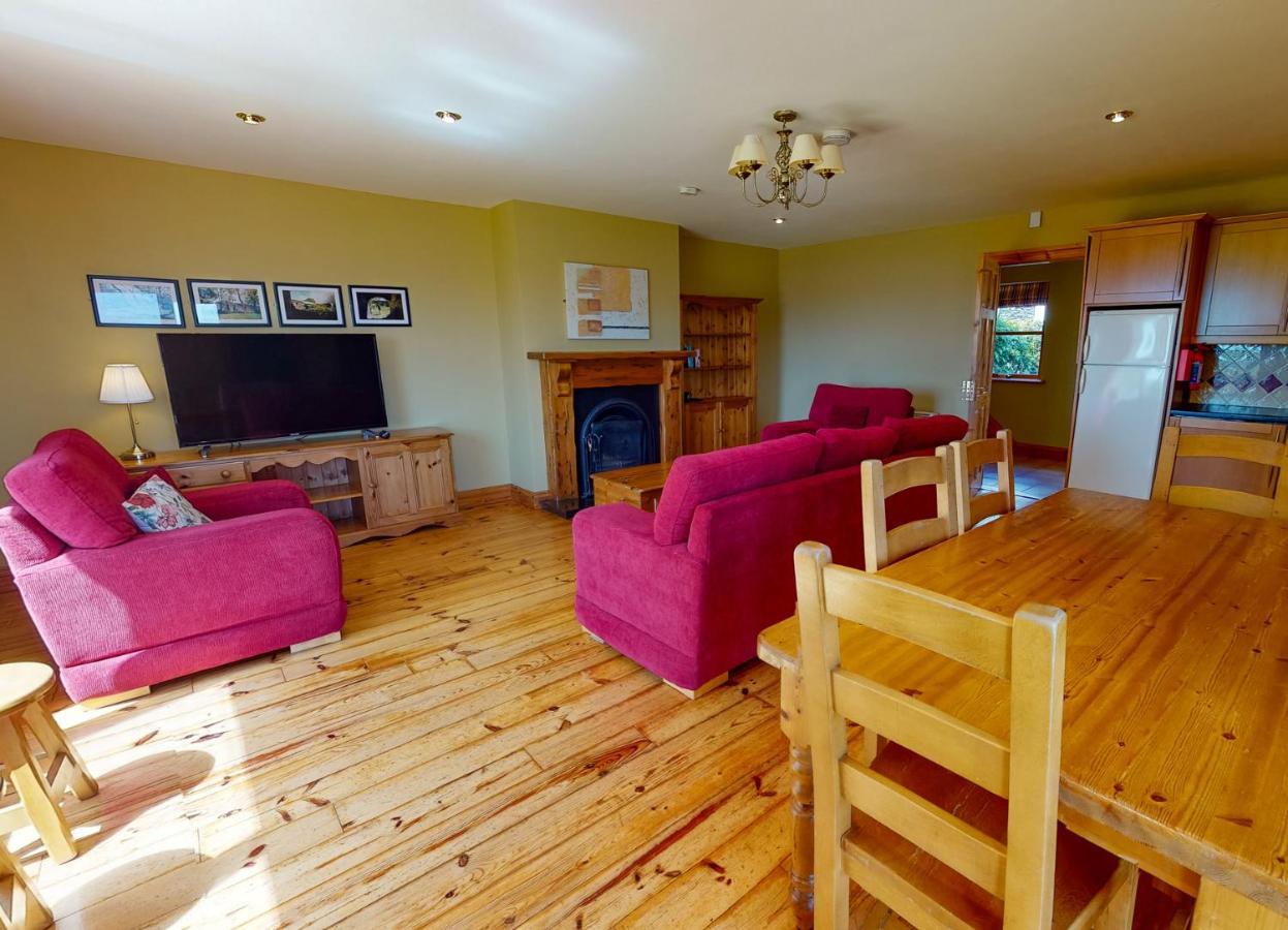 Dingle Courtyard Cottages 4 Bed By Trident Holiday Homes Exterior photo