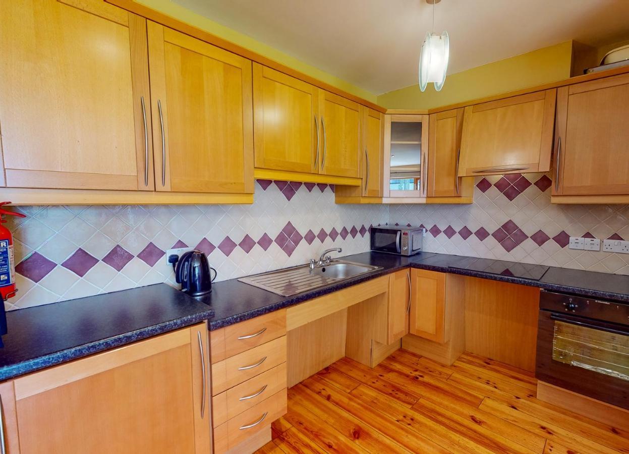 Dingle Courtyard Cottages 4 Bed By Trident Holiday Homes Exterior photo