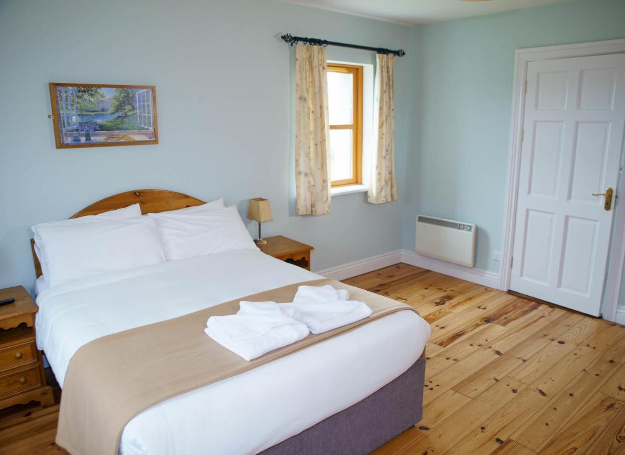 Dingle Courtyard Cottages 4 Bed By Trident Holiday Homes Exterior photo