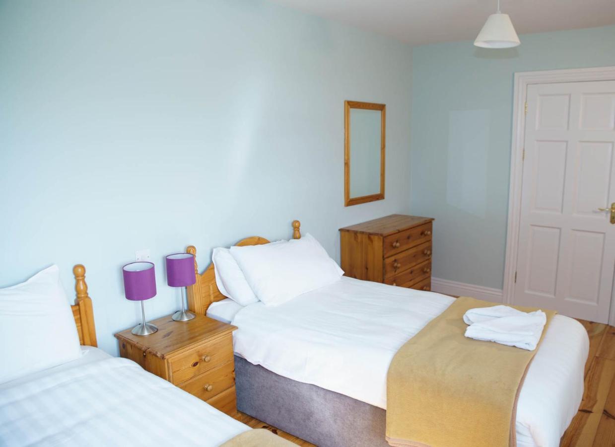 Dingle Courtyard Cottages 4 Bed By Trident Holiday Homes Exterior photo