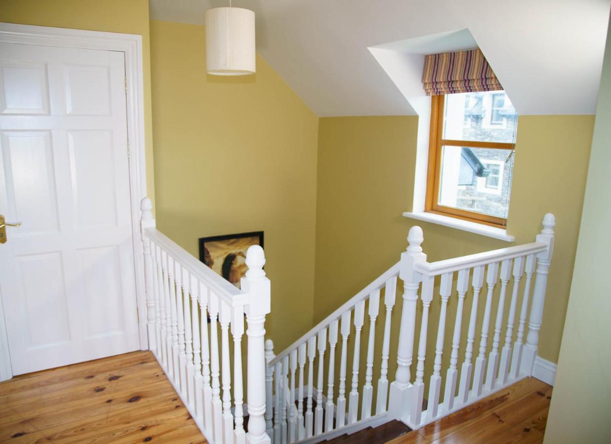 Dingle Courtyard Cottages 4 Bed By Trident Holiday Homes Exterior photo
