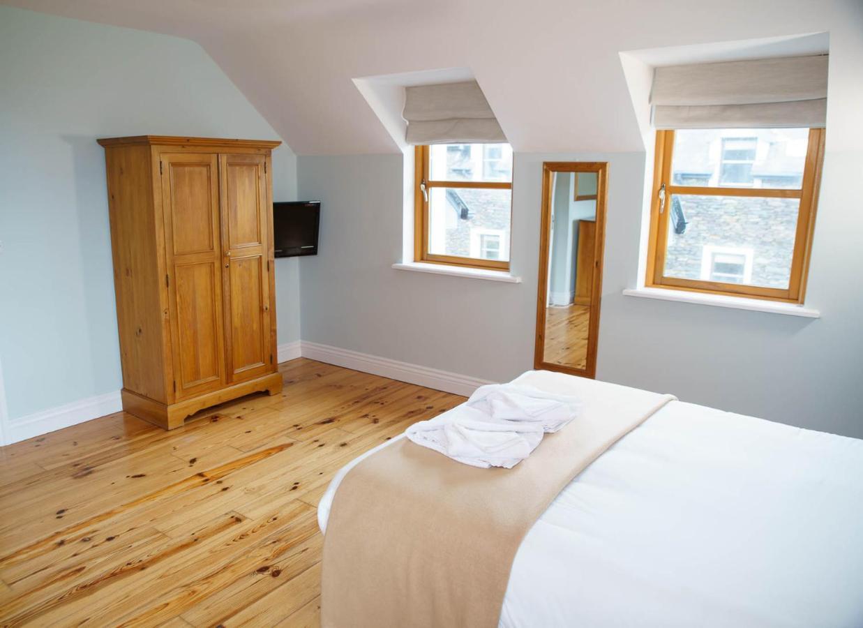 Dingle Courtyard Cottages 4 Bed By Trident Holiday Homes Exterior photo